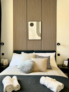 10 minutes Charles bridge modern APT
